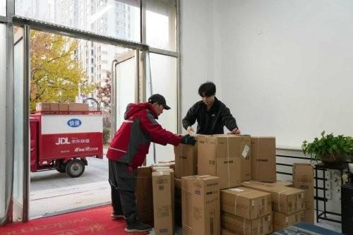 致敬城市煙火守護者 京東生活小家電，溫暖夜歸人的家